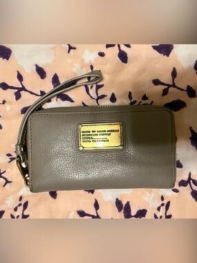 Marc by Marc Jacobs Taupe Leather Zip Wristlet with Gold Plaque